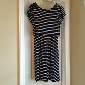 Gap XS Maternity/Nursing Dress Navy Stripe